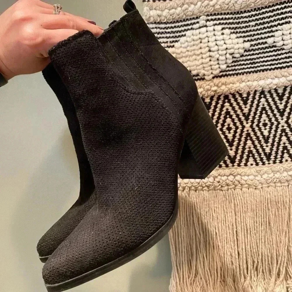 INDIGO RD IRORINA BLACK WESTERN SUEDE BOOTIES POINTED TOE SIZE 9.5